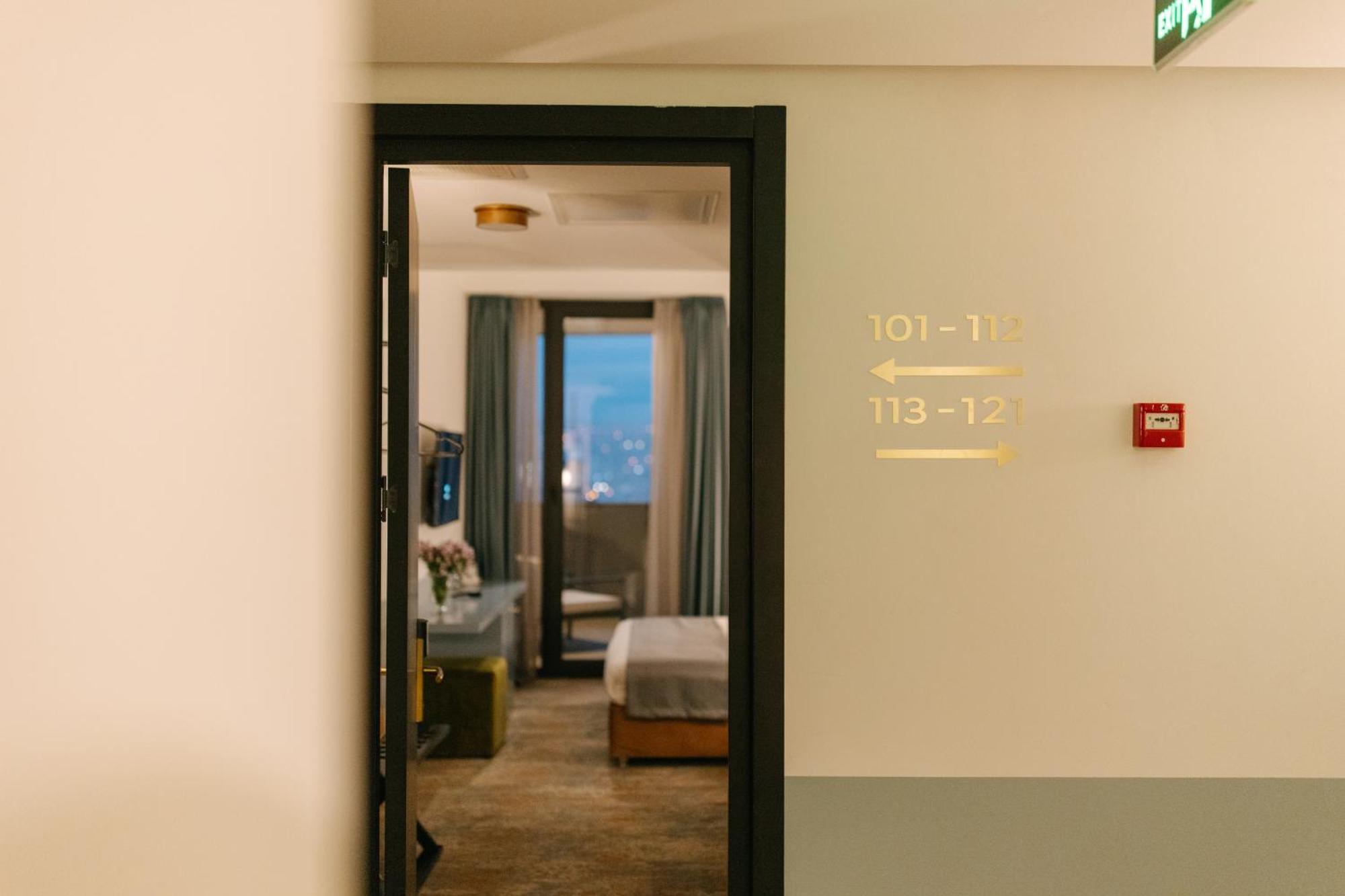 Castor & Pollux Hotel Тбилиси Экстерьер фото