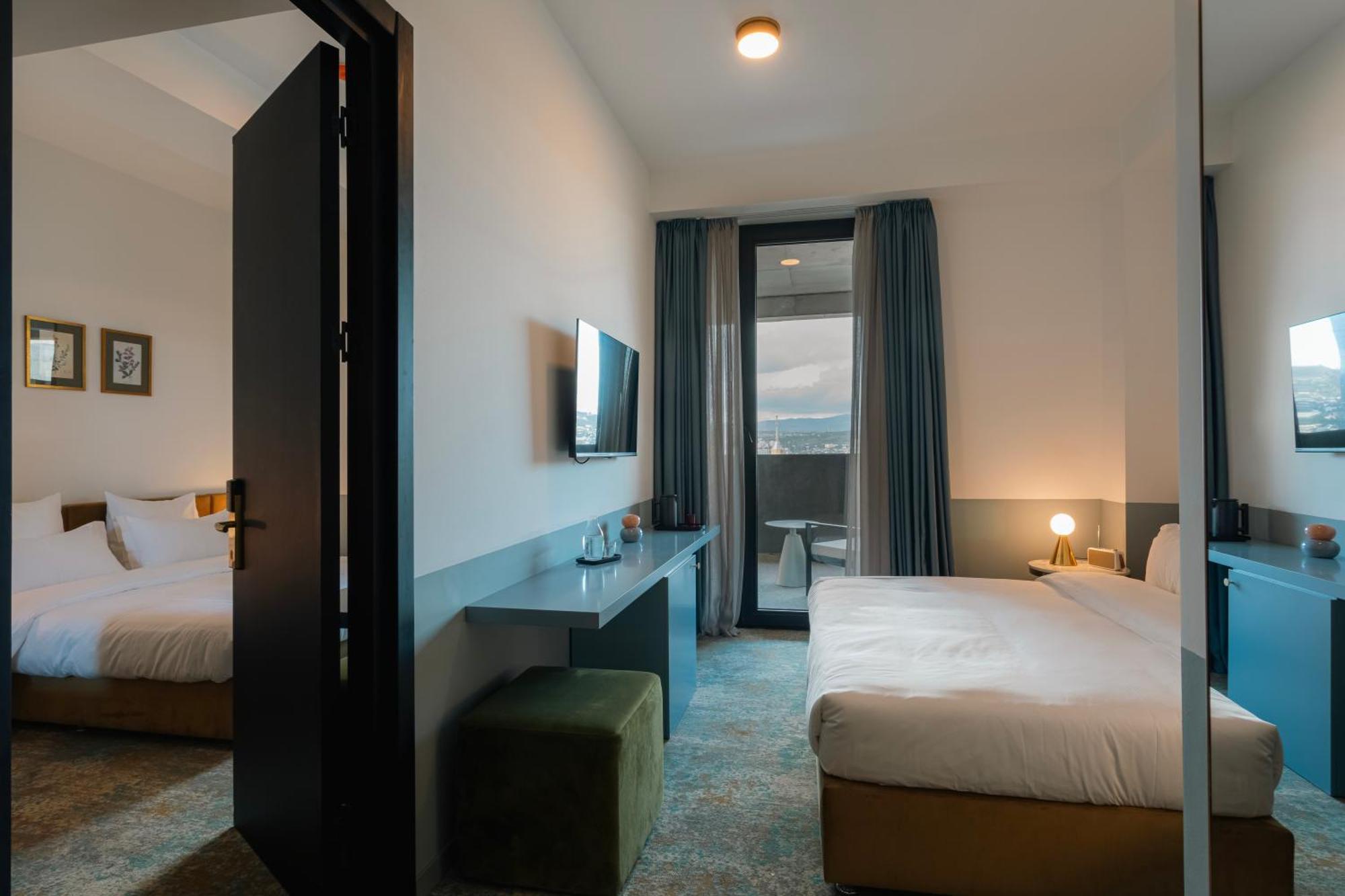 Castor & Pollux Hotel Тбилиси Экстерьер фото